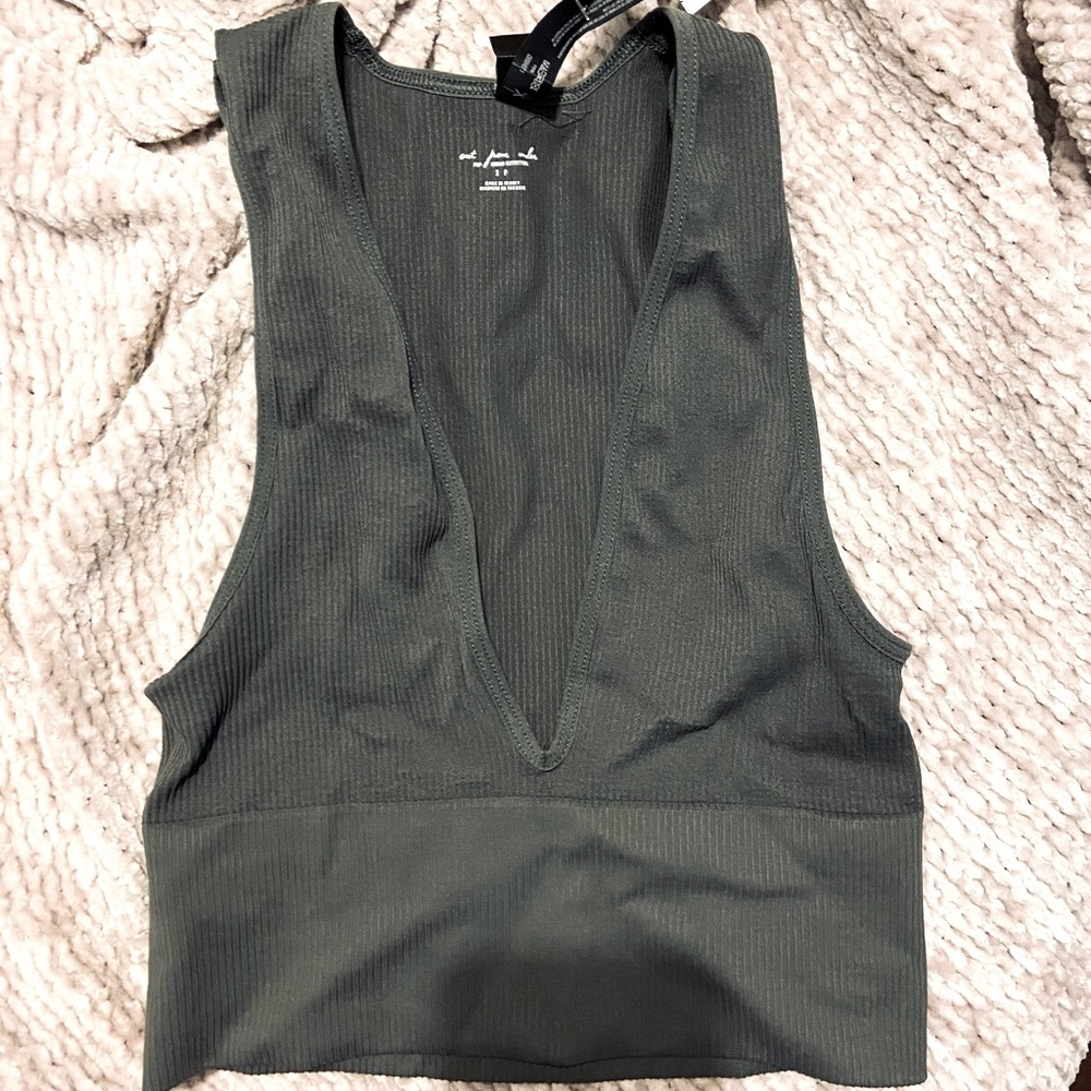 Out From Under Hailey Seamless Plunging Bra Top 🌲